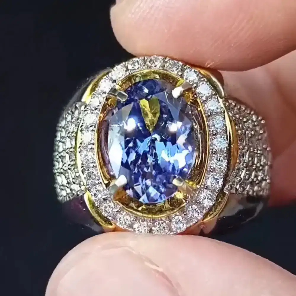 Natural Tanzanite 2.97 ct Loope Clean IF sertifikat IGC