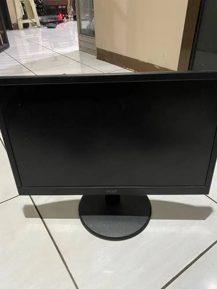 ACER Monitor komputer 19 inc kondisi baik led lcd computer cpu