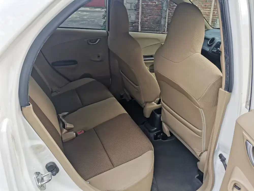 Honda Brio E MT 2013 Low KM