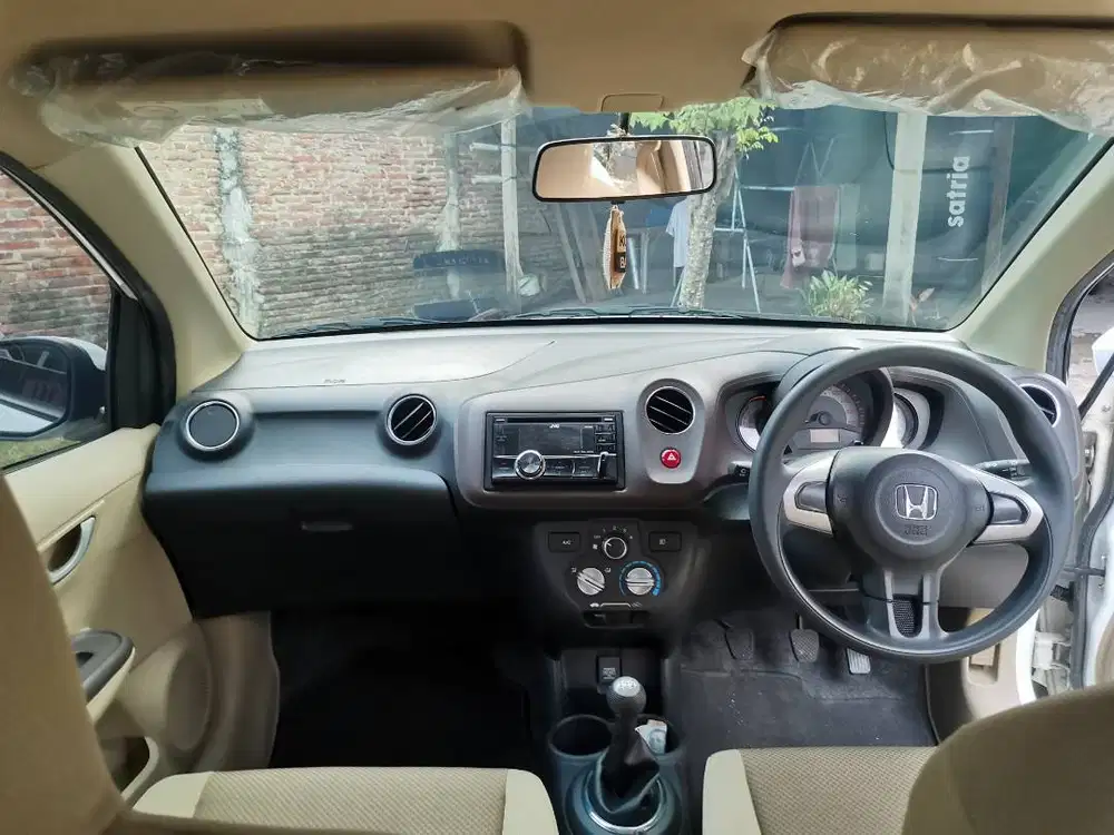 Honda Brio E MT 2013 Low KM