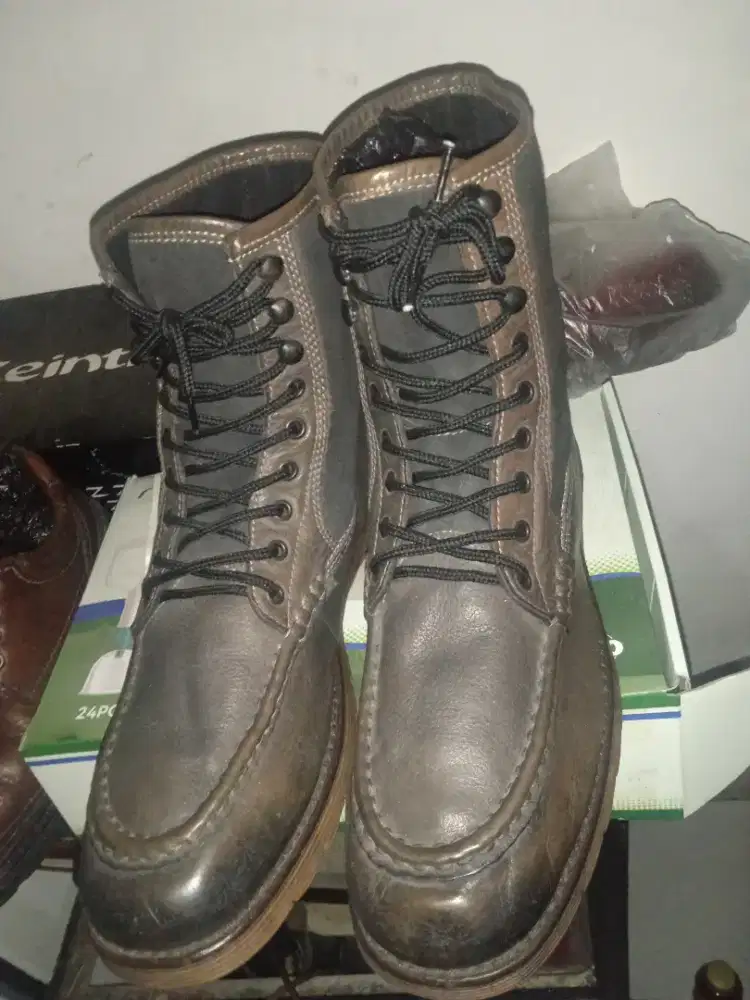 sepatu kulit kulit