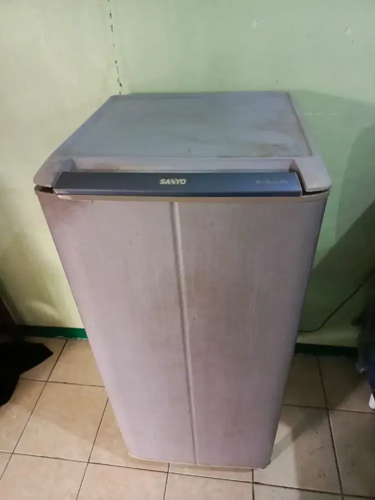 Kulkas sanyo hi beauty swcond no minus