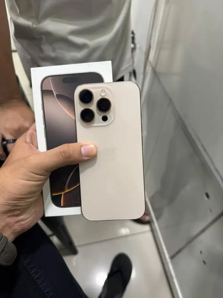 Di cari iphone bekas / second