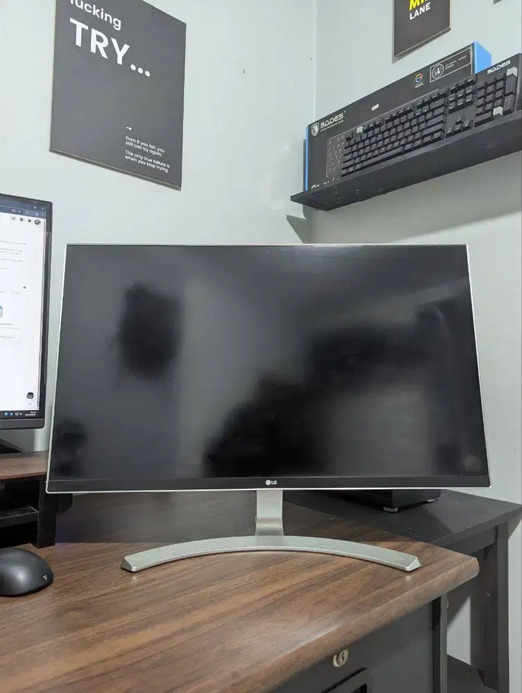 Monitor LG 27 Inch 4K 27UD68-W