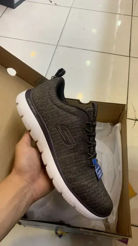 EDISI WEEKEND, SKECHERS SUMMITS SORENZ SIZE 42
