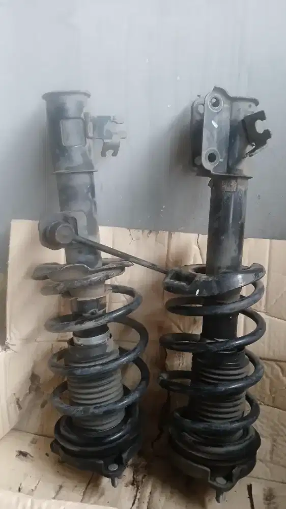 Shockbreaker depan Cortez 1.8 L tahun 2018