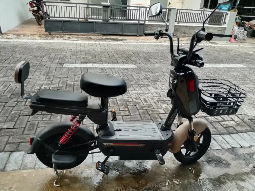 Dijual karena jarang dipake