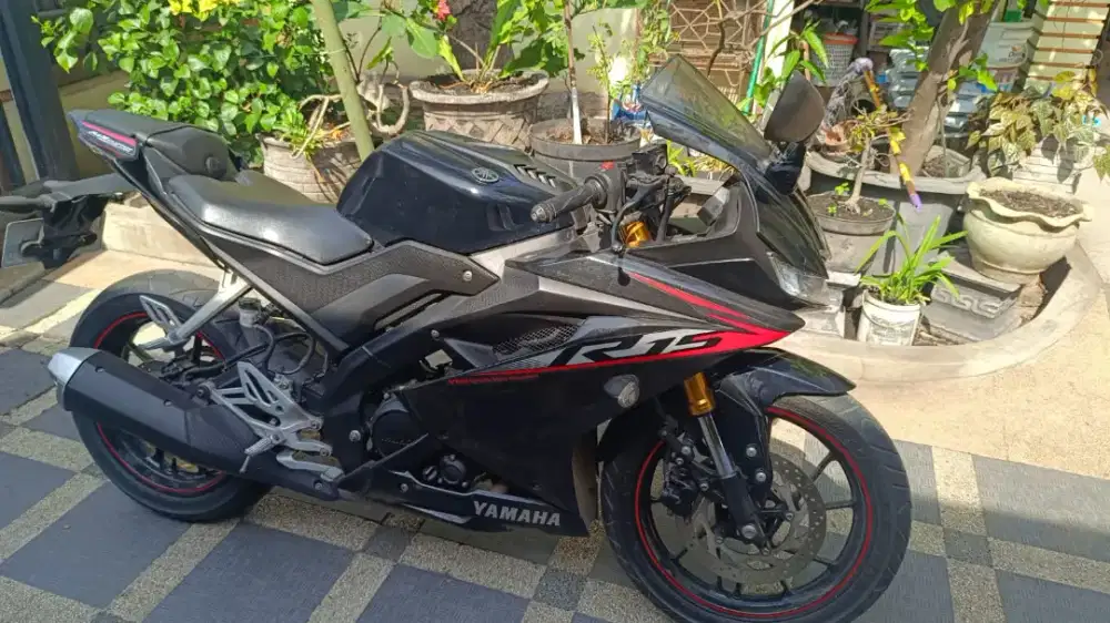 YAMAHA R15 SPORT KILOMETER RENDAH ISTIMEWA