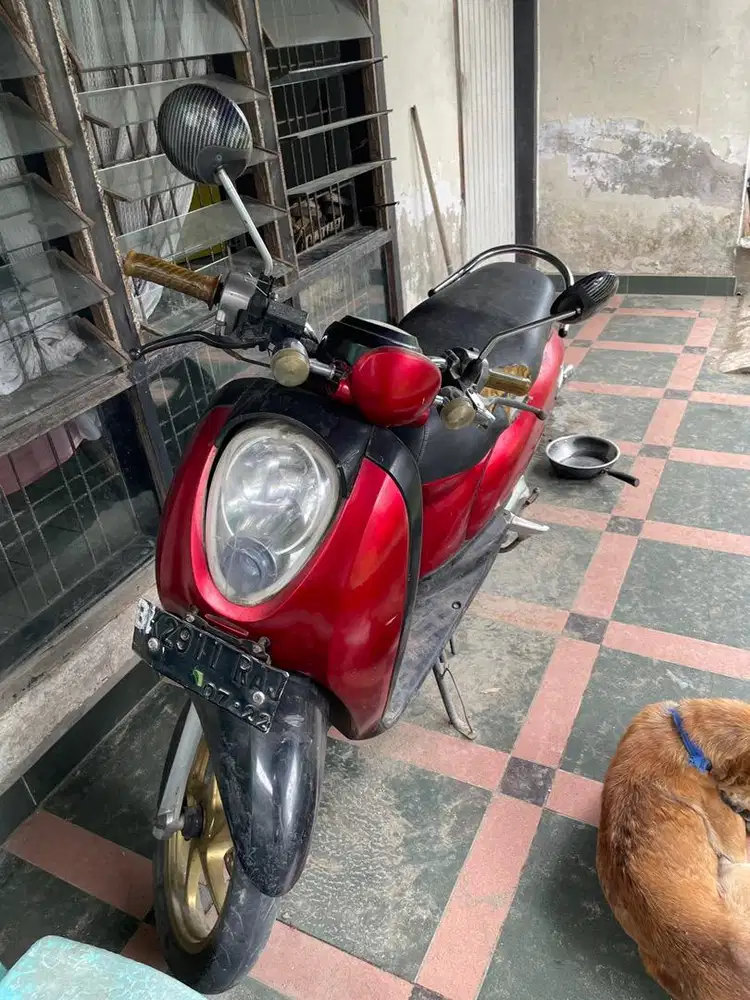 Dijual cepat Motor Honda Scoopy 2012