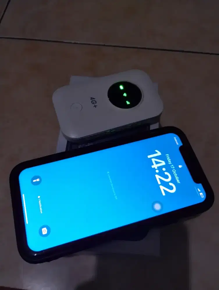 di jual iphone xr 128 warna hitam lengkap plus wifi portable