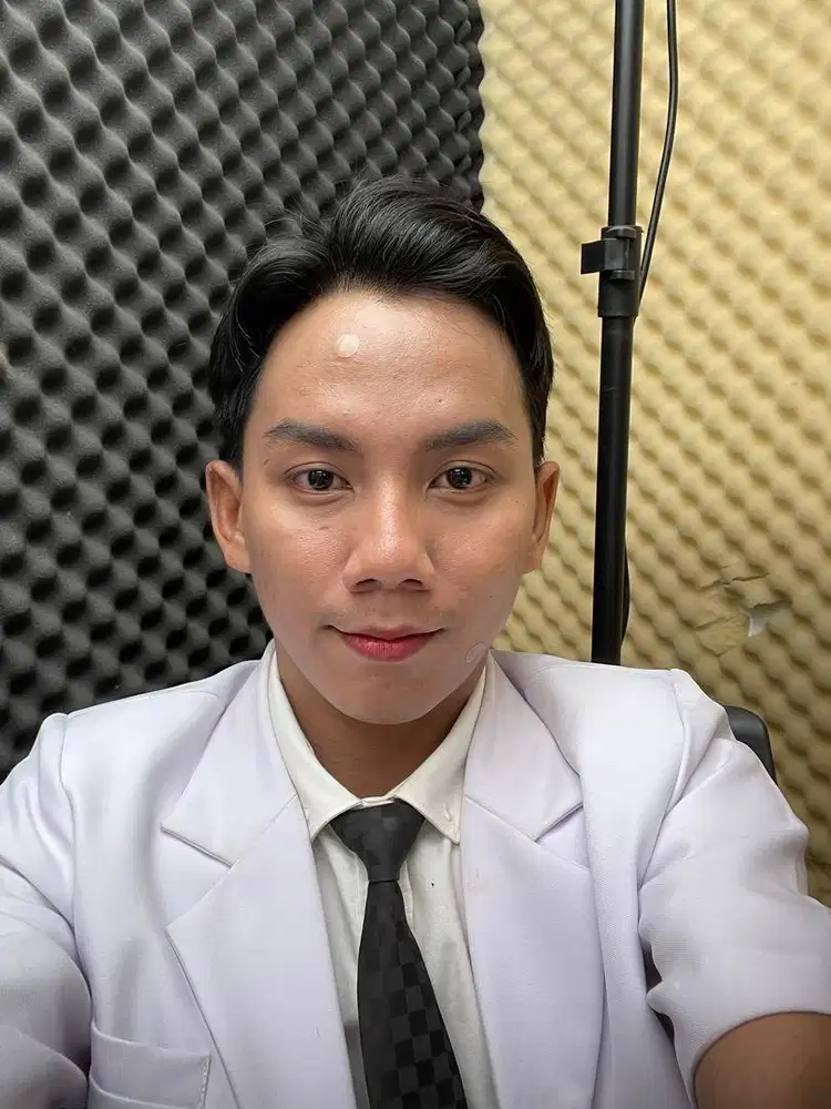 Host Live Freelance Part time