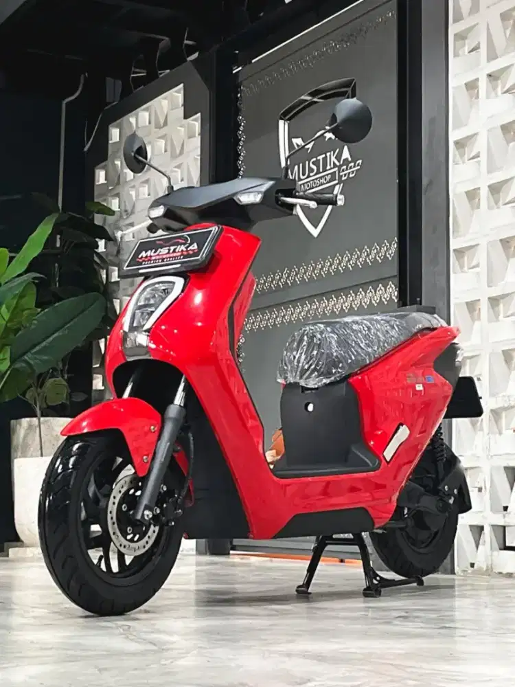 HONDA EM 1 E 2024 -Chintia Mustika