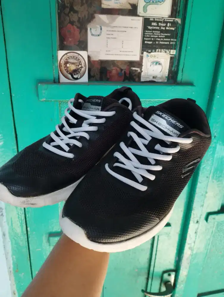 Sepatu Skecers Air