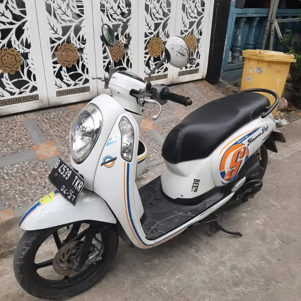 Honda Scoopy ESP 2016 Remote,ss lengkap mesin bagus plat B DKI