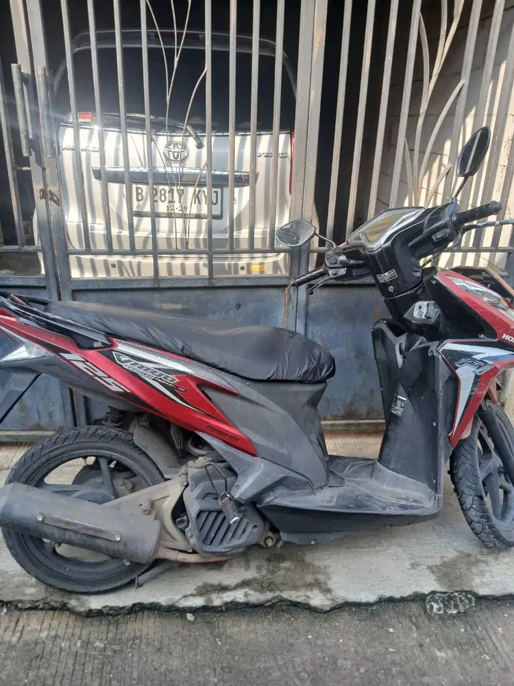Honda vario merah 125 cc thn 2012