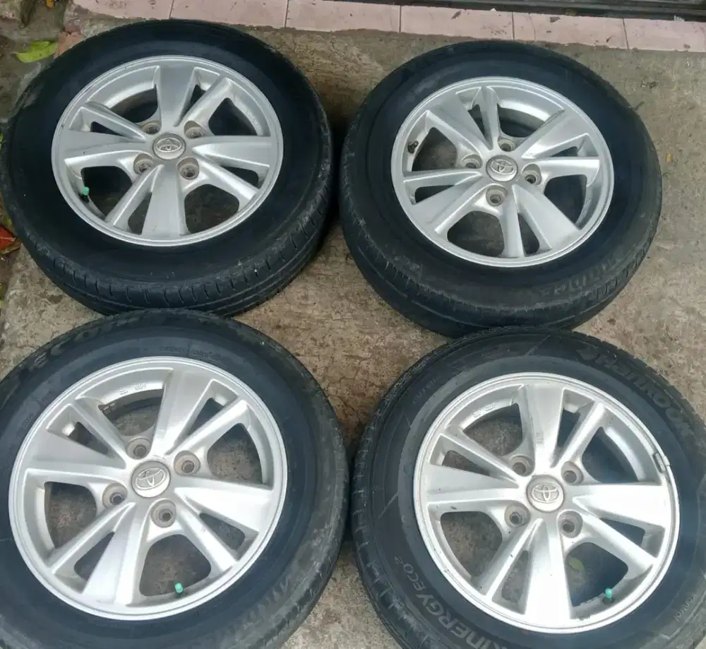 Dijual. Velg suzuki espresso R14+ban