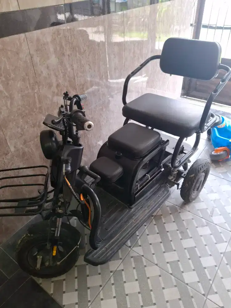 Sepeda listrik roda 3 bekas