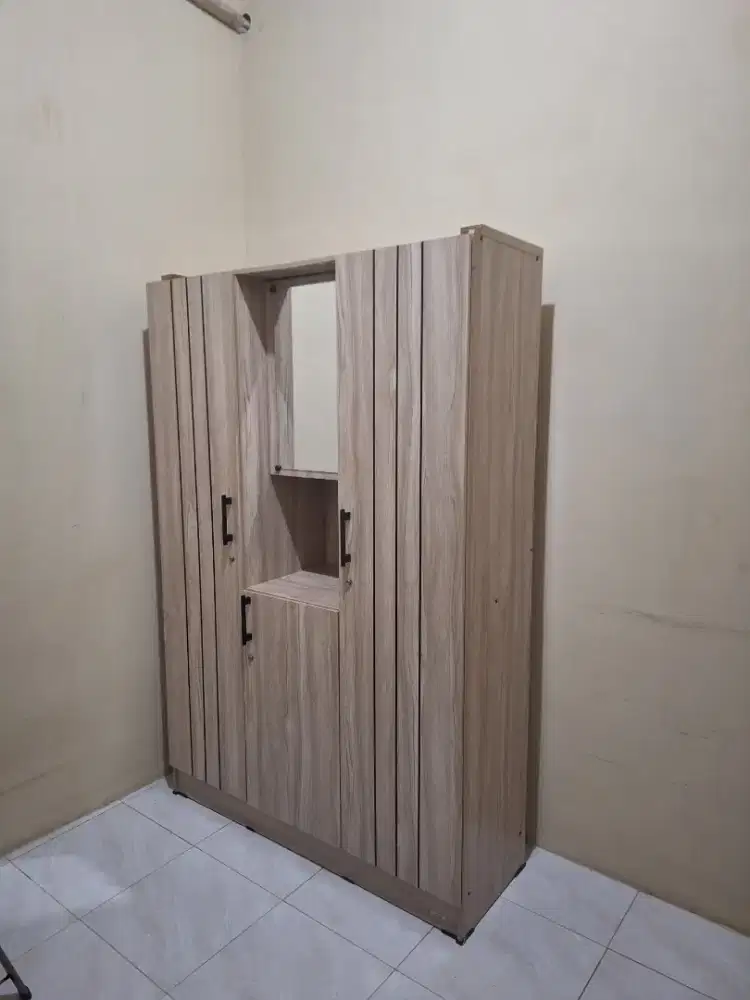 Jual barang Spring bed, lemari dan kompor gas.
