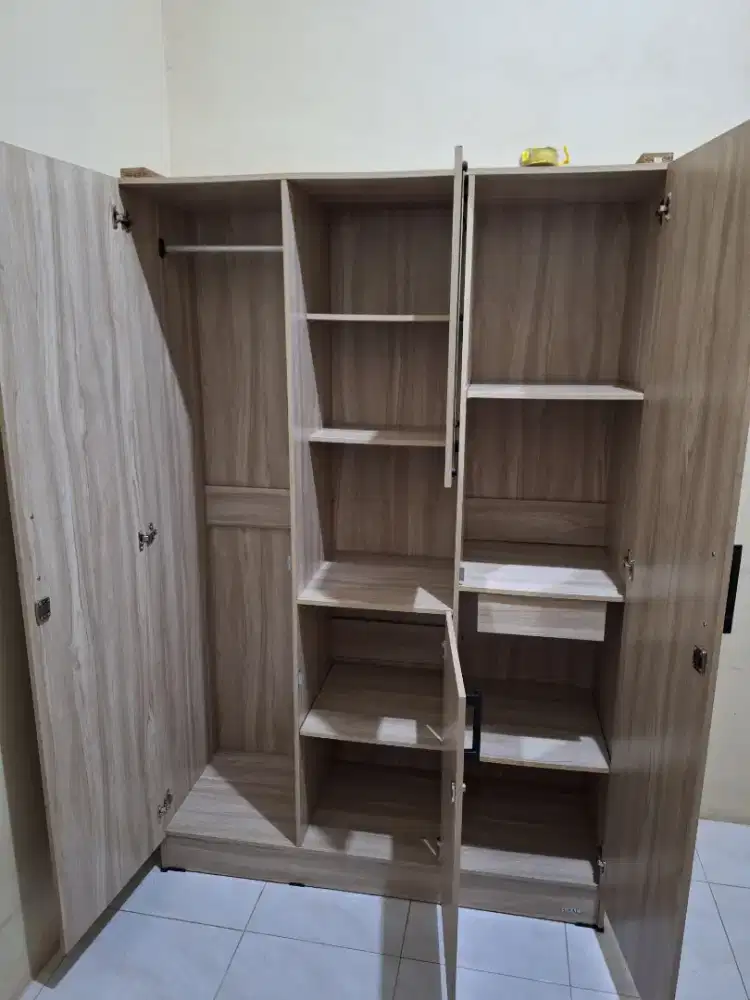 Jual barang Spring bed, lemari dan kompor gas.