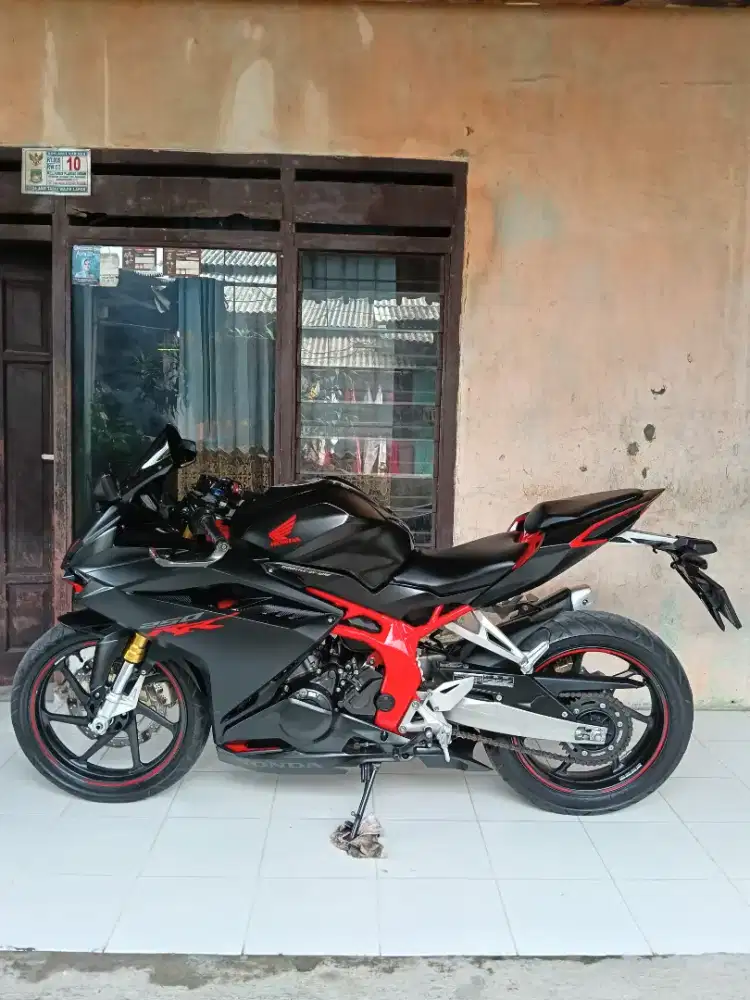 CBR 250RR 2020 Hitam