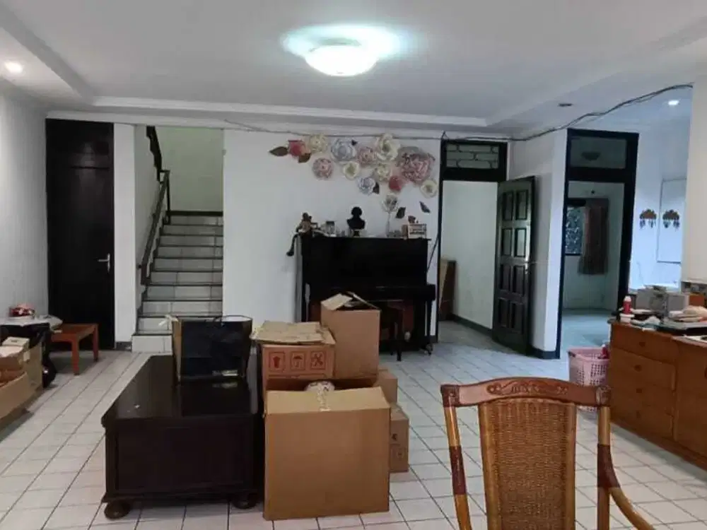Dijual rumah 1,5 lantai di setramurni siap huni