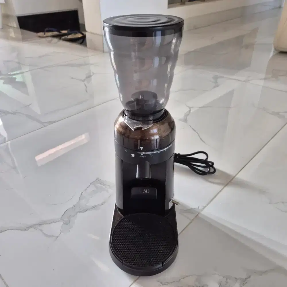 Hario V60 Electric Coffee Grinder EVCG-8B-E. Kondisi Normal