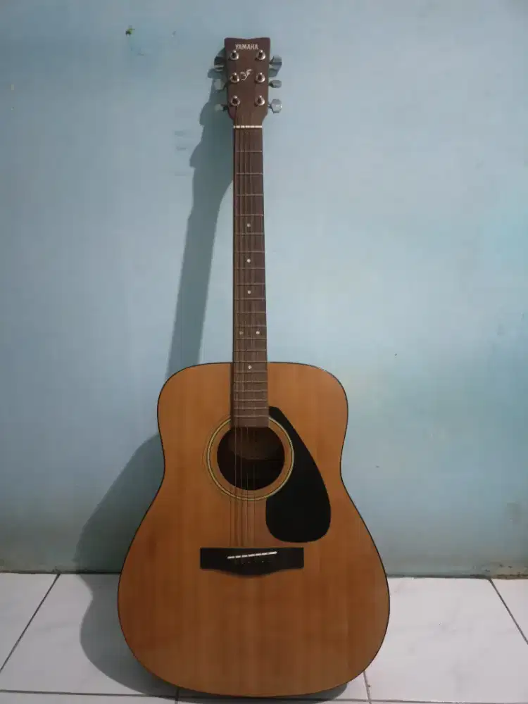 Dijual Gitar merk YAMAHA F310
