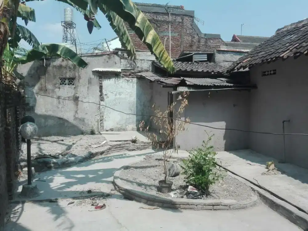 Dijual rumah murah tengah kota tanah luas di jl Duku Lamper