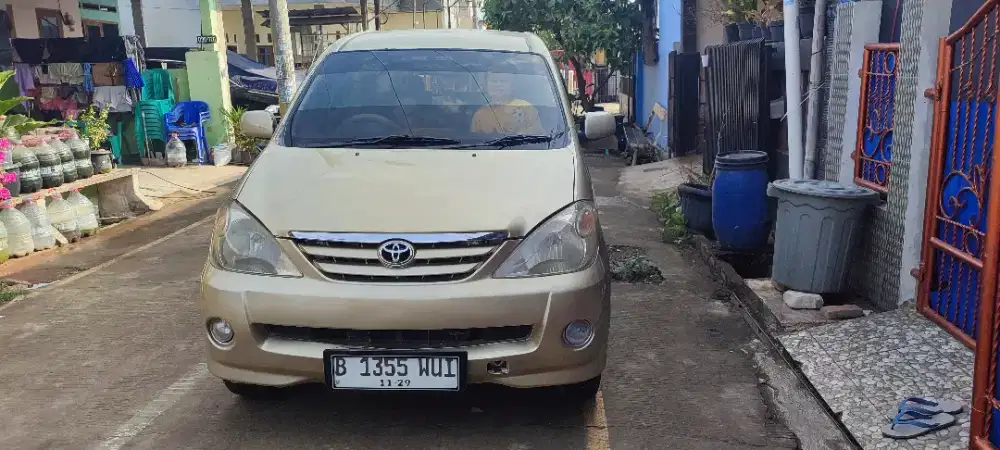 Toyota Avanza 2004 Bensin