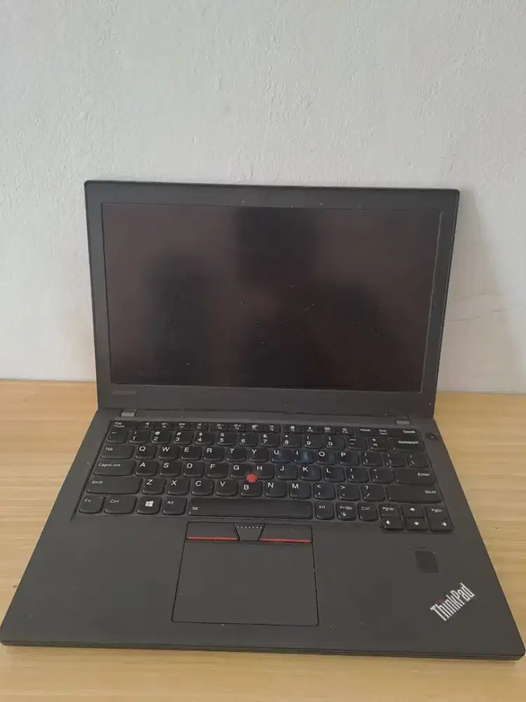 Laptop minus Lenovo thinkpad X270