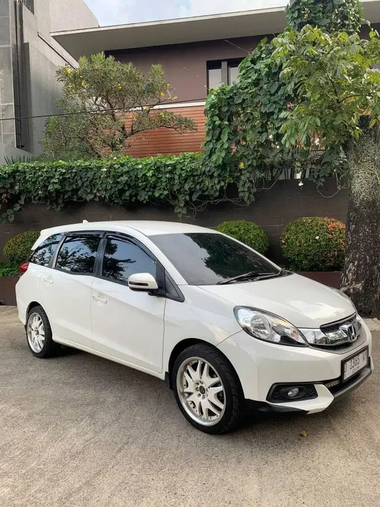 JUAL MOBILIO E ( AT/MATIC/METIK ) 2014