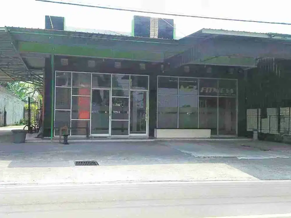 DiSewakan Tempat Usaha Fitnes dan Tanah 1300m² Tepi Jalan raya