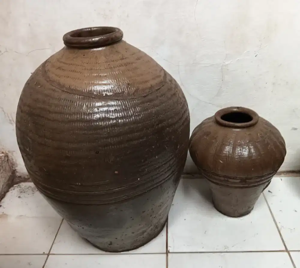 Guci kecap lama