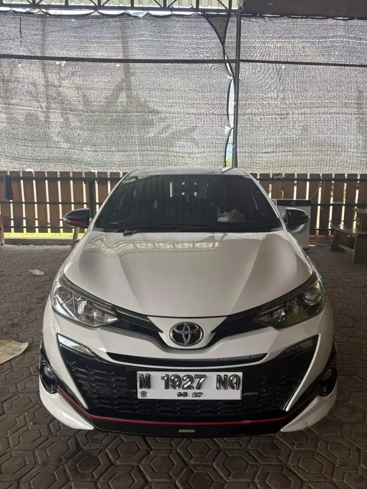Yaris putih punya pribadi