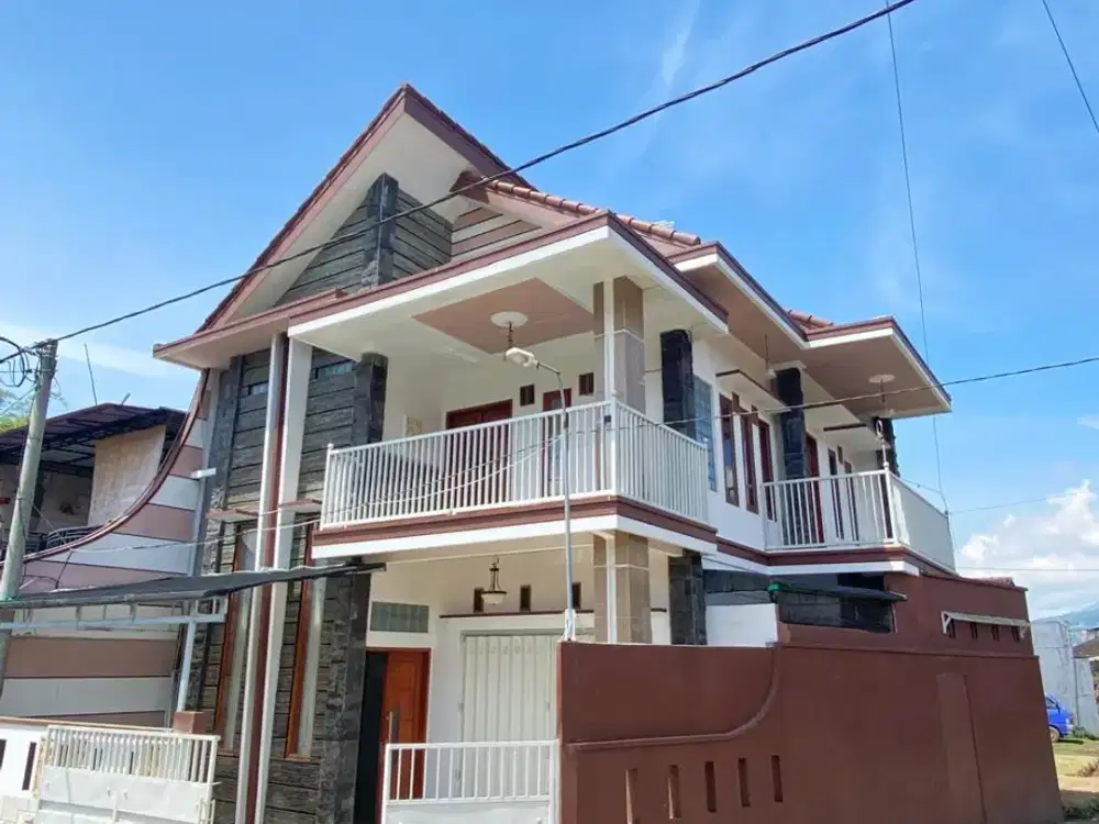 Rumah Strategis di Kawasan Wisata Batu – Sudah Jadi Homestay, Tinggal Lanjutkan