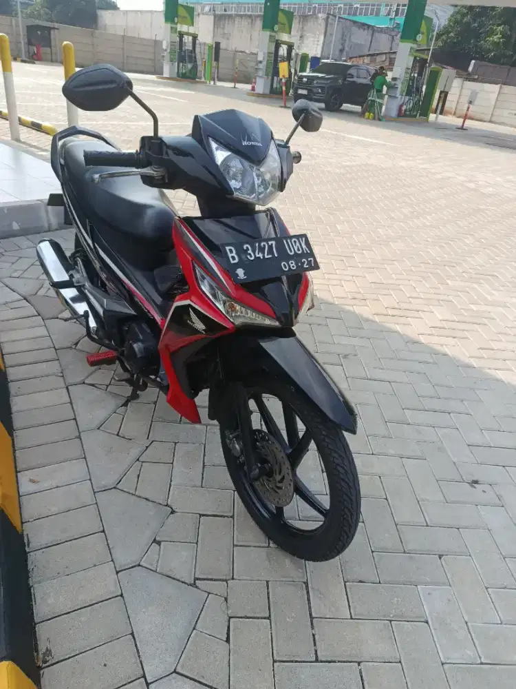 Jual supra x 125 fi tahun 2017 irit banget