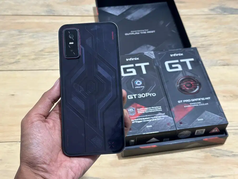 Infinix gt 30 pro 8/256 & game box