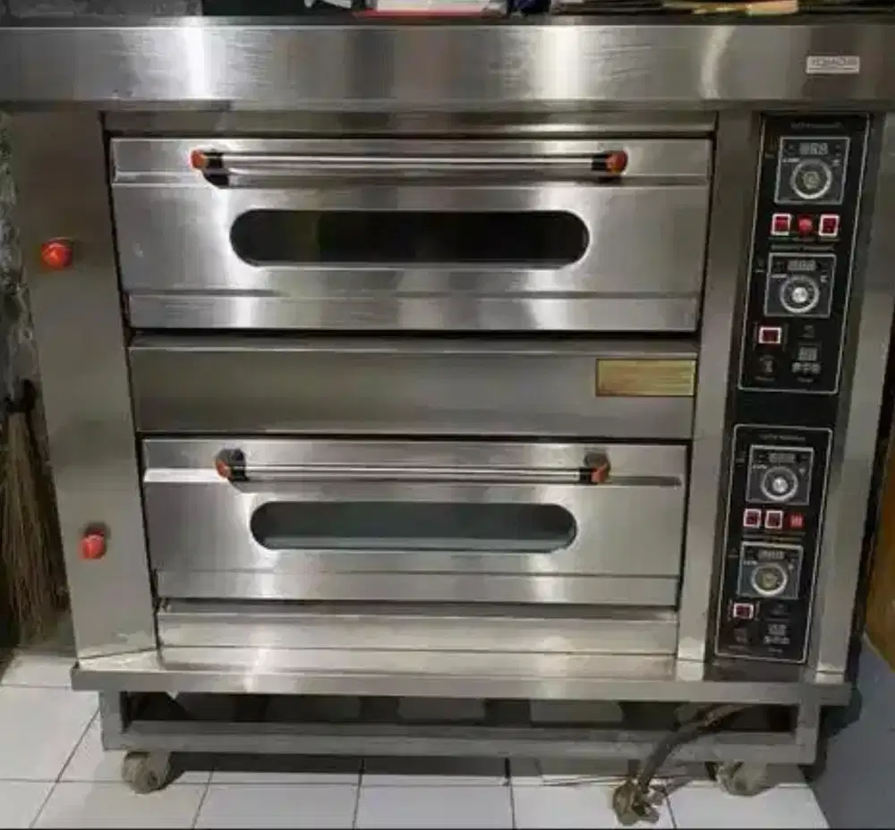 Oven 2 Deck, 4 Tray (Harga Nego)