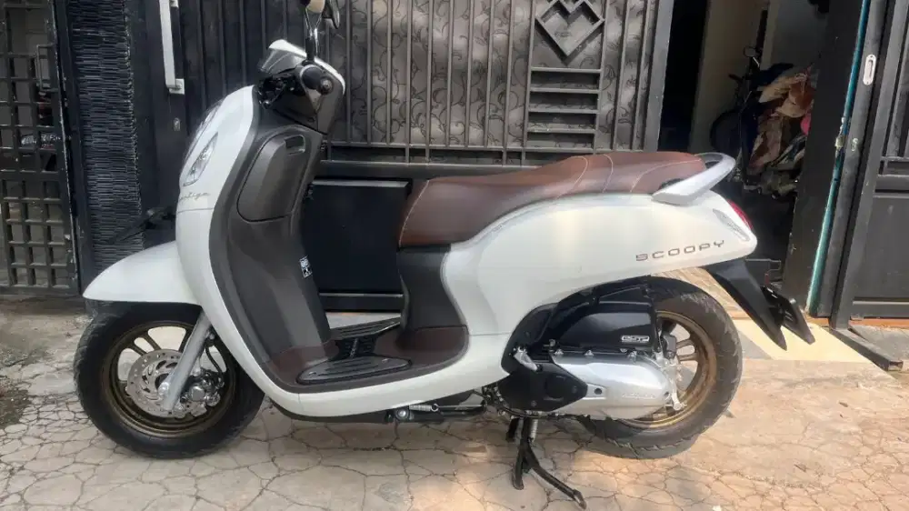 Scoopy Prestige keylees 2024