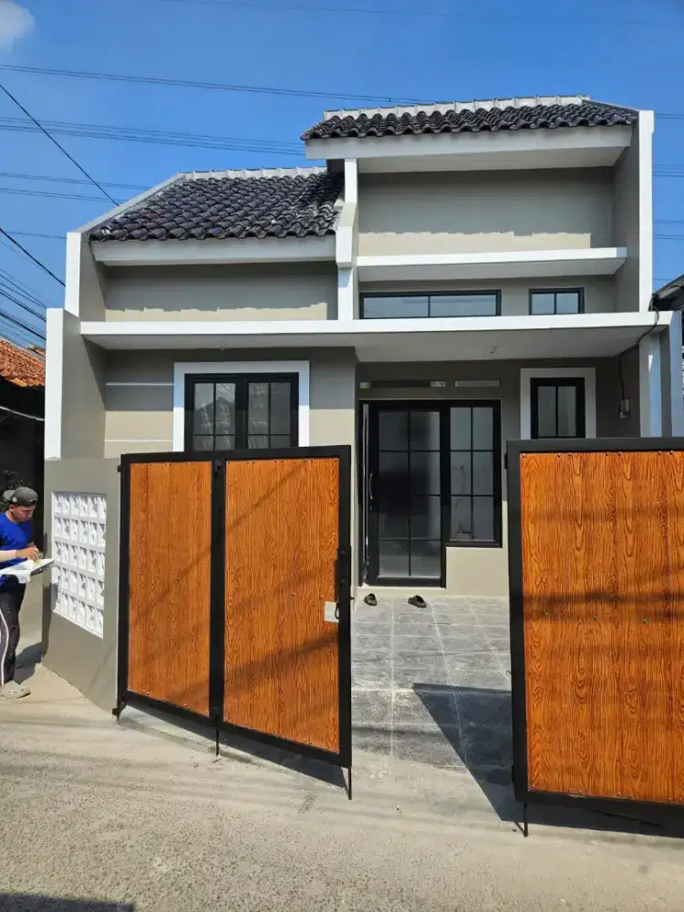Rumah siap huni jalan kaki ke stasiun di kota Depok