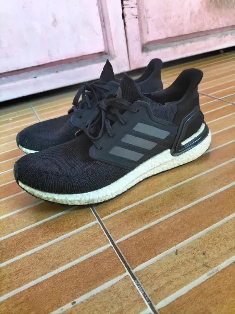 Adidas ultraboost uk.44 2/3
