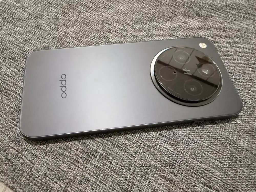 Dijual segera Oppo Find X 8 16/512 warna hitam mulus