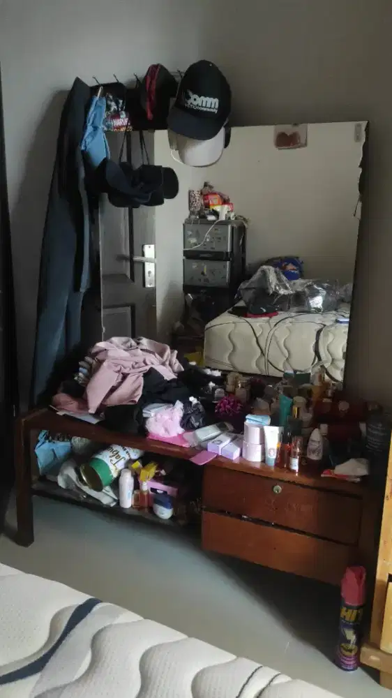 DIJUAL MEJA RIAS KACA KAYU JATI ASLI