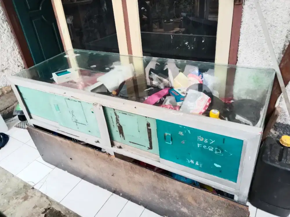 Etalase panjang tuk jualan pulsa dll