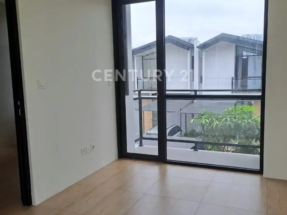 Rumah Siap Huni Cluster Up Town Lippo Cikarang
