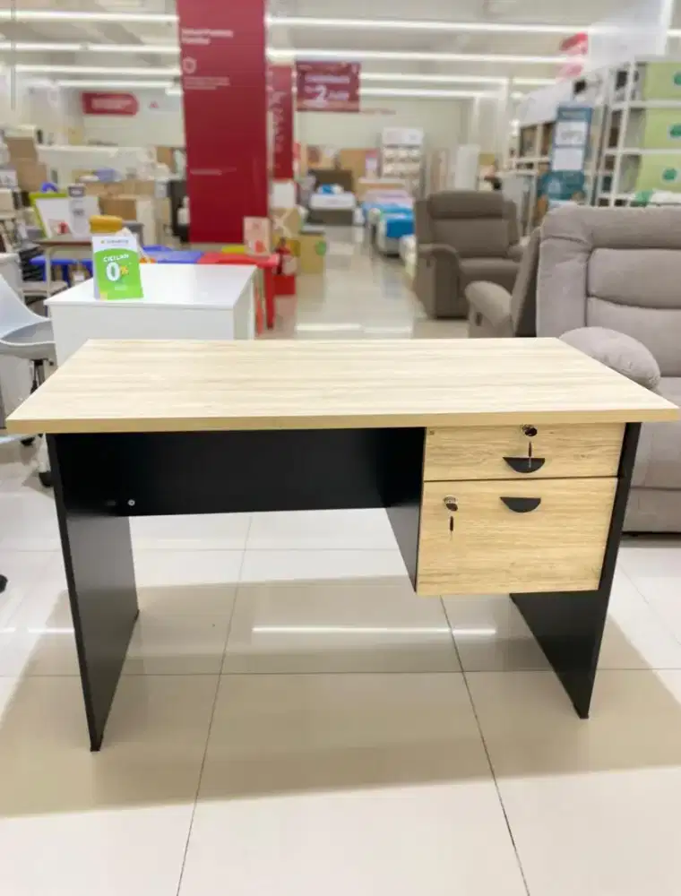 Meja kantor/belajar dan lemari minimalis murah