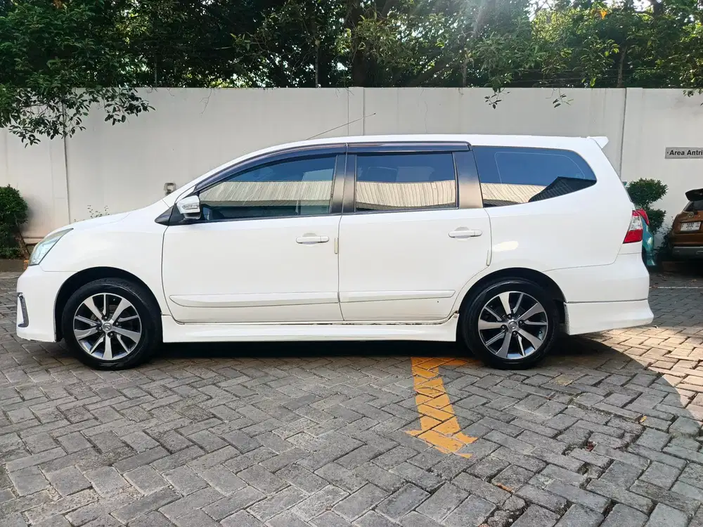 Nissan Grand livina 2017 Bensin