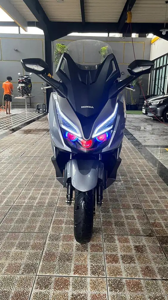 Honda Forza 250 Gen 2 Silver upgrade 350cc