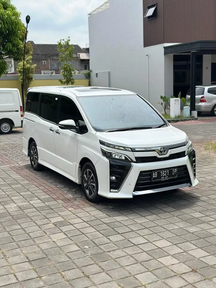 Voxy th 2018 Low km Record nasmoco