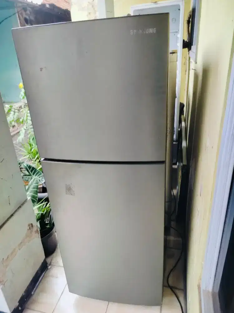 KULKAS 2PINTU SAMSUNG STANDART BUKAN INVERTER.